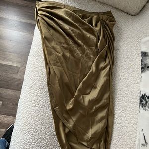 SHEIN curve 1x asymmetrical skirt. Brand new never worn. Olive like green